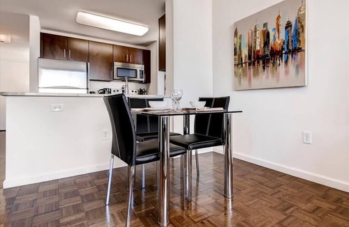 Hudson Exchange Apartment | Luxury 2BR | Full Kitchen | Steps from PATH | by GLS