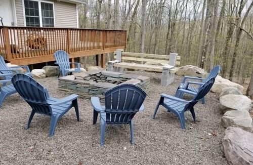 Lackawaxen Ski Chalet | Luxury 4BR Chalet-5 Mins. to Pool/Lake/Ski-Game Room in Basement