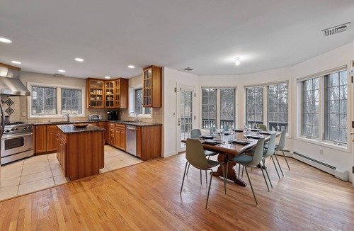 Chester Villa | Luxury 9BR Retreat w/Pool & Hot Tub