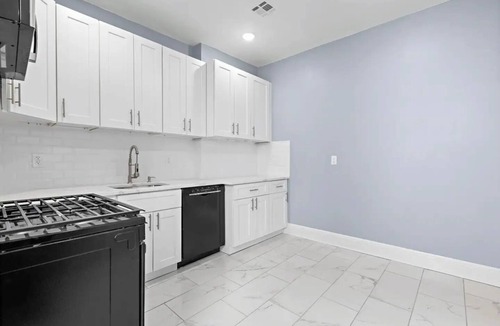 Greenville House | Luxury Apt in Vibrant Jersey City!