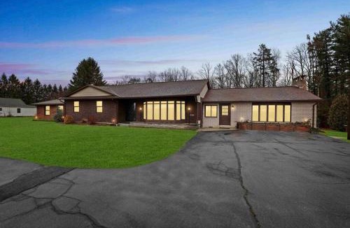 Aquashicola House | Luxury-Cabin Mount View *Gym*Game Room *Fire Place