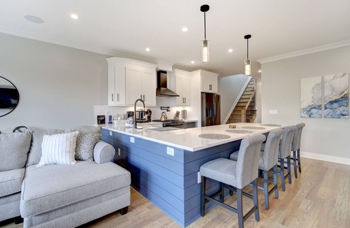 The Heights Condo | Luxury Condo w/Rooftop Deck 15 min from NYC, American Dream Mall, Metlife, EWR