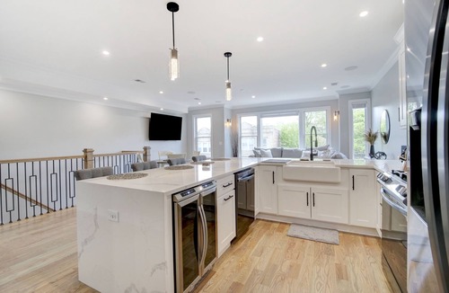 The Heights Condo | Luxury Condo w/Rooftop Deck 15 min from NYC, American Dream Mall, Metlife, EWR