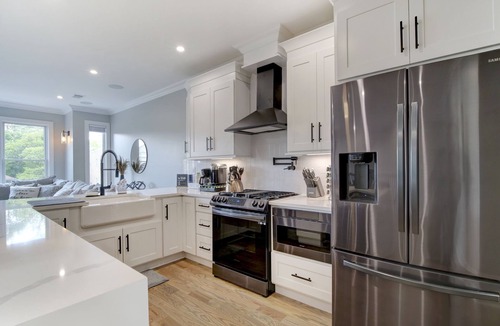 The Heights Condo | Luxury Condo w/Rooftop Deck 15 min from NYC, American Dream Mall, Metlife, EWR