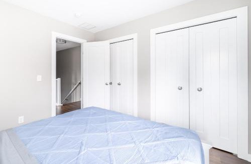 Downtown Cleveland House | Luxury Downtown Townhome Private Garage Unit 6