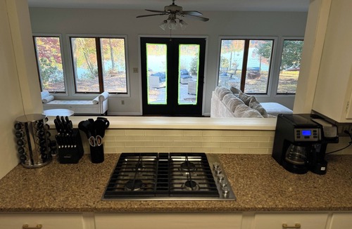 Bridgeton House | Luxury Lake House Getaway in charming Jersey Shore Countryside