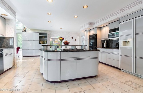 Niskayuna Villa | Luxury Mansion Rentals in Niskayuna, NY USA