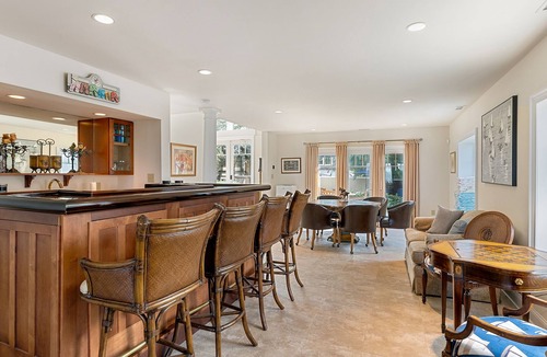 Villas House | Magnificient Luxurious Home with Built-in Pool on the Beach