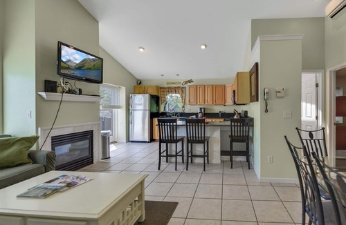 Branchport House | Maison Du Lac: Great Level Lakefront on Keuka Lake!