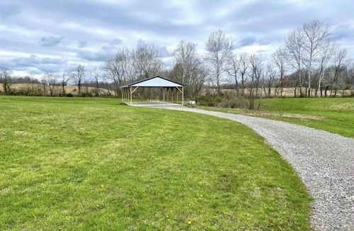Carbon Hill House | Makenna-NEW tiny home with shared fishing pond
