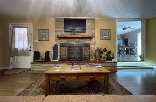 Morrilton House | Mammaw's Mountaintop Retreat