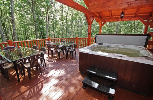 South Bloomingville Cabin | Maple Ridge Lodge - 5-Bedroom Lodge -Hocking Hills