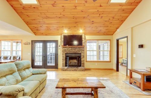 Marble House | Marble Vacation Rental with Hot Tub and Fire Pit
