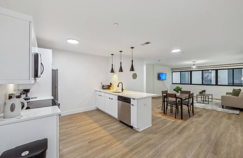 Downtown Wilmington Apartment | Market view Residence 502 Spacious 2 Bed 2 Bth