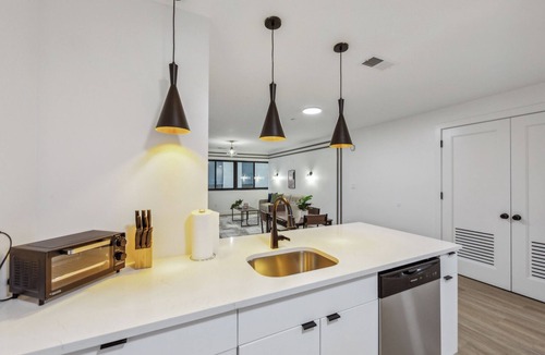 Downtown Wilmington Apartment | Market view Residence 502 Spacious 2 Bed 2 Bth
