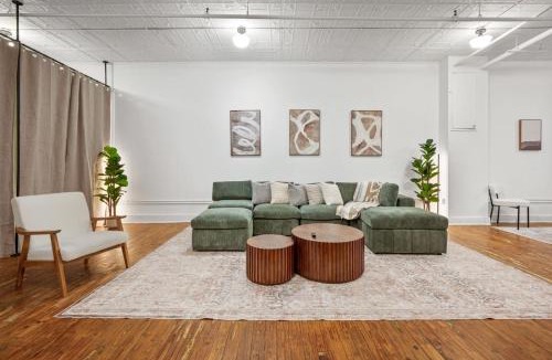 SoHo Hotel | Massive SoHo Loft 4 Bedrooms 2 Bath 7 Beds
