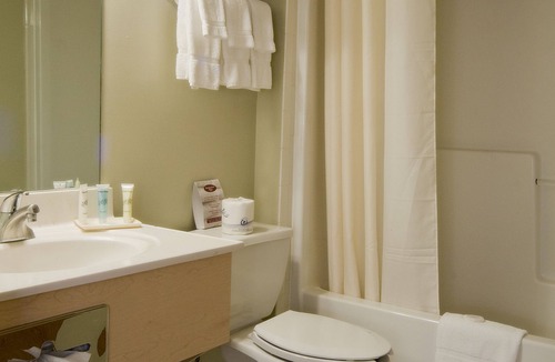 Secaucus Hotel | Meadowlands Plaza Hotel