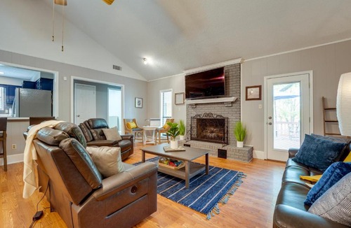 Capleville House | Memphis Vacation Rental Getaway with Large Deck