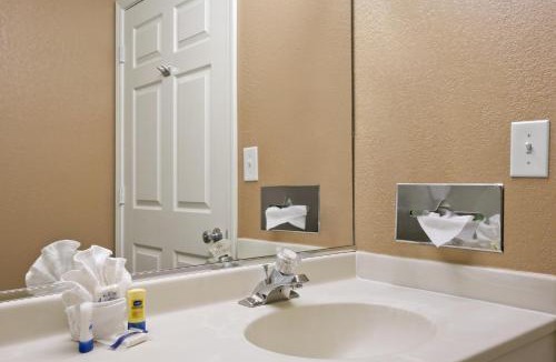 Mineralwells Hotel | Microtel Inn & Suites By Wyndham Mineral Wells/Parkersburg