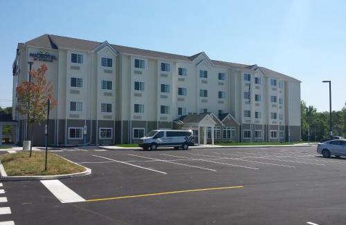 Ridley Park Hotel | Microtel Inn & Suites by Wyndham Philadelphia Airport Ridley Park
