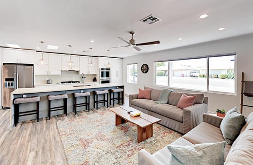 Village Grove House | Mid-Century Gem