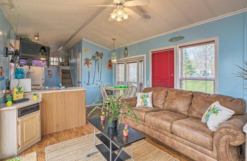 Put-in-Bay Villa | Middle Bass Resort Villa with Grill and Deck!