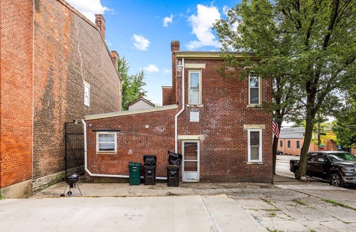 Clifton Heights Apartment | Midtown Apt Near Downtown&U of C - Hangout Unit 3