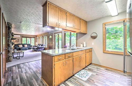 Dalton Apartment | 'Mimi’s Place' ~ Ohio Countryside Duplex w/Deck