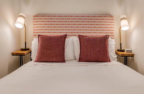 Center City West Apartment | Mint House Center City