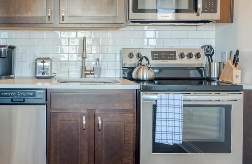 Center City West Apartment | Mint House Center City