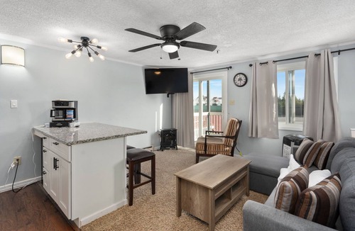 Snowshoe Condo | ML219|1BR,Ski In/Out, Fire place, Ballhooter lift