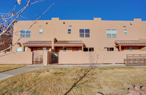 Moab South Valley Apartment | Moab Townhome w/Patio, Near Arches National Park!