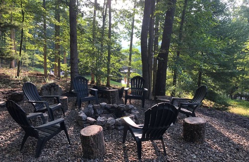 Bedford House | Mod Mountain Hideaway near Bedford Springs Hotel