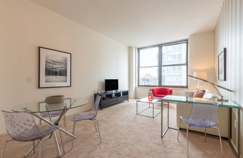 Downtown Jersey City Apartment | Modern 1 Bedroom 20 Minutes to Midtown NYC