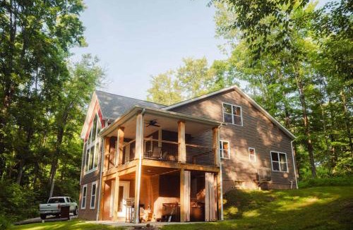 Rockbridge House | Modern 2 BD cabin with hot tub & Games & Central Loc