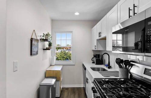 Audubon Apartment | Modern 2 -BR Gem in Audubon with Wi-Fi, in-unit laundry & cozy atmosphere!