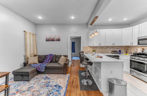 West New York Apartment | Modern 2BHK - 15 mins bus ride to Time Square, NYC