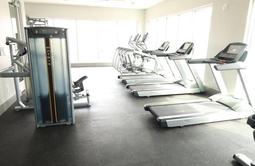 Downtown Baltimore Apartment | Modern 2br 2Bth Downtown Baltimore Apt. w/Pool