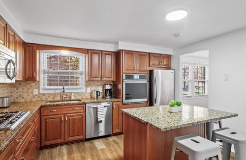 Cranberry Township House | Modern and Accessible 5 Bedroom Home in Cranberry, Pittsburgh with a Game Room
