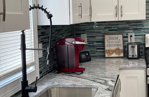 Merion Village Apartment | Modern and Chic in German & Merion Village Area