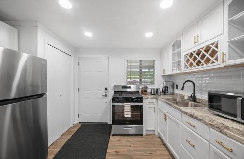Bakerstown Apartment | Modern and Quiet One Bedroom Apartment in Gibsonia, Pittsburgh, Unit 2