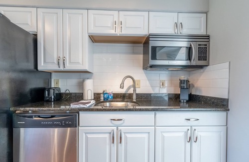East Price Hill House | ❤️ 🏙Modern and Sleek, Million 💵 City View! ❤️ 🌌