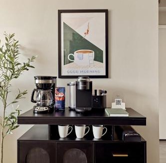 Radnor - Fort Myer Heights Apartment | Modern Arlington Stay - Near DC Metro & Free Parking