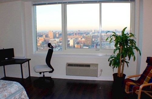 Downtown Jersey City Apartment | Modern Artistic Studio with View, 10min to NYC