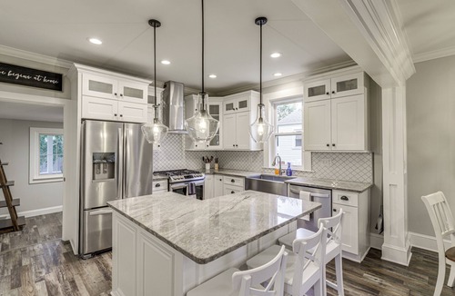 London House | Modern Comfort Near Columbus: Home w/Yard & Porch