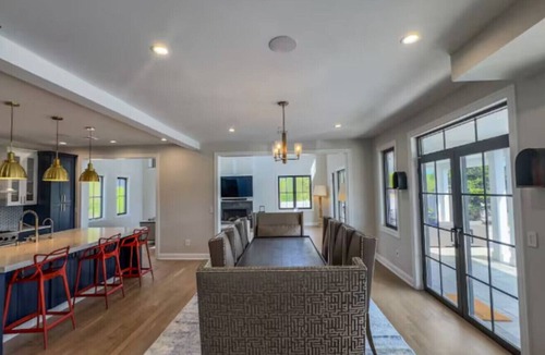 Jacobstown Villa | Modern Farm Estate Close to Six Flags and Vineyards!