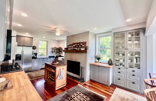 Stewartstown House | Modern farmhouse located on 53 acres of manicured rolling hills.