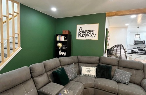 Parma House | Modern Farmhouse Style home close to the highway and many other place.