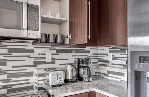 H Street Corridor Apartment | Modern H Street 1BR w/ Gym, W/D & Pool, across from WF, by Blueground
