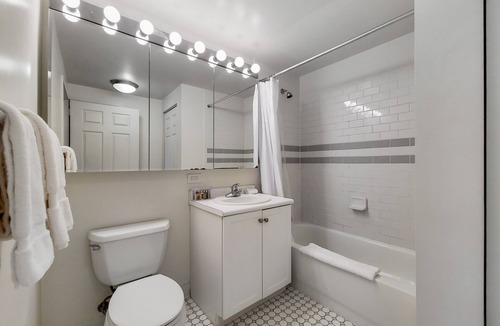 Downtown Jersey City Apartment | Modern Jersey City One Bed in Luxury Building